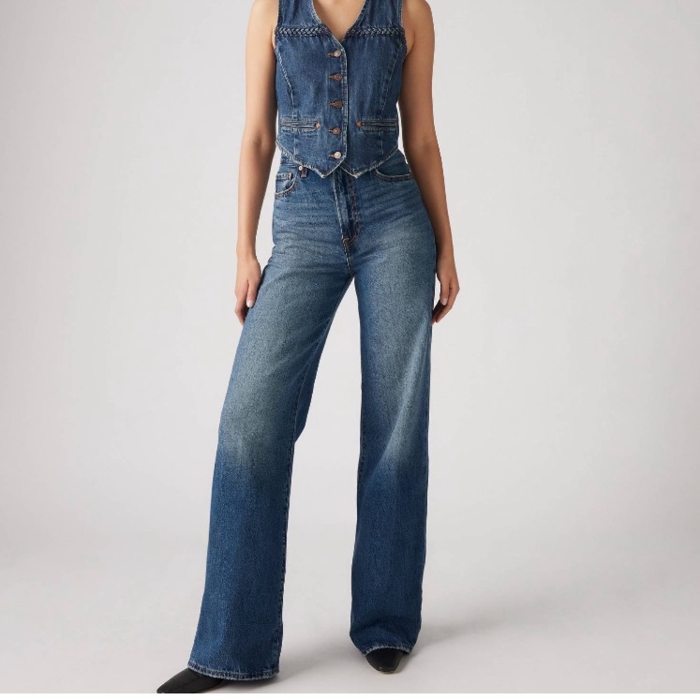 Levi's Wide Leg Ribcage Jeans